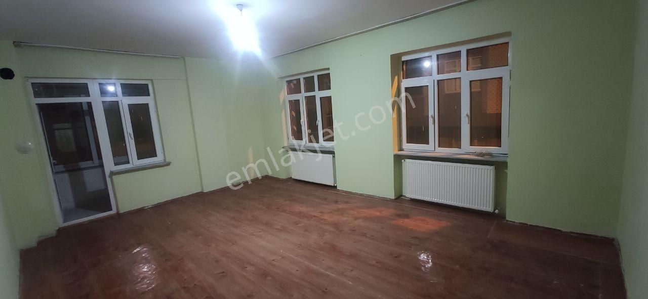 Sultangazi İsmetpaşa Kiralık Daire Geniş Ve Kullanışlı Daire