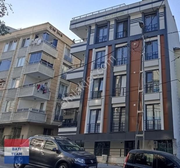 Beylikdüzü Yakuplu Satılık Daire BEYLİKDÜZÜ'NDE SIFIR BİNADA BAHÇE KATI 2+1 DAİRE