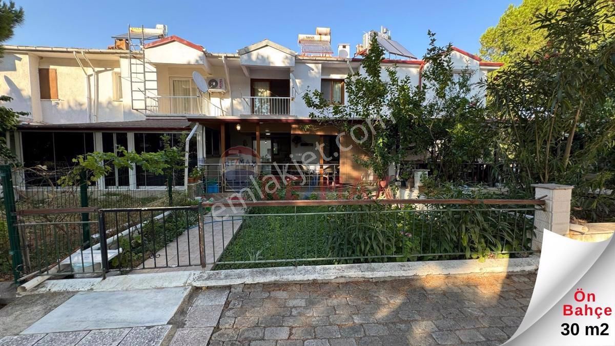 Dikili Çandarlı Satılık Yazlık İzmir Dikili Çandarlı Tatil Köyü Sedef Adasında Satılık 3+1 Yazlık