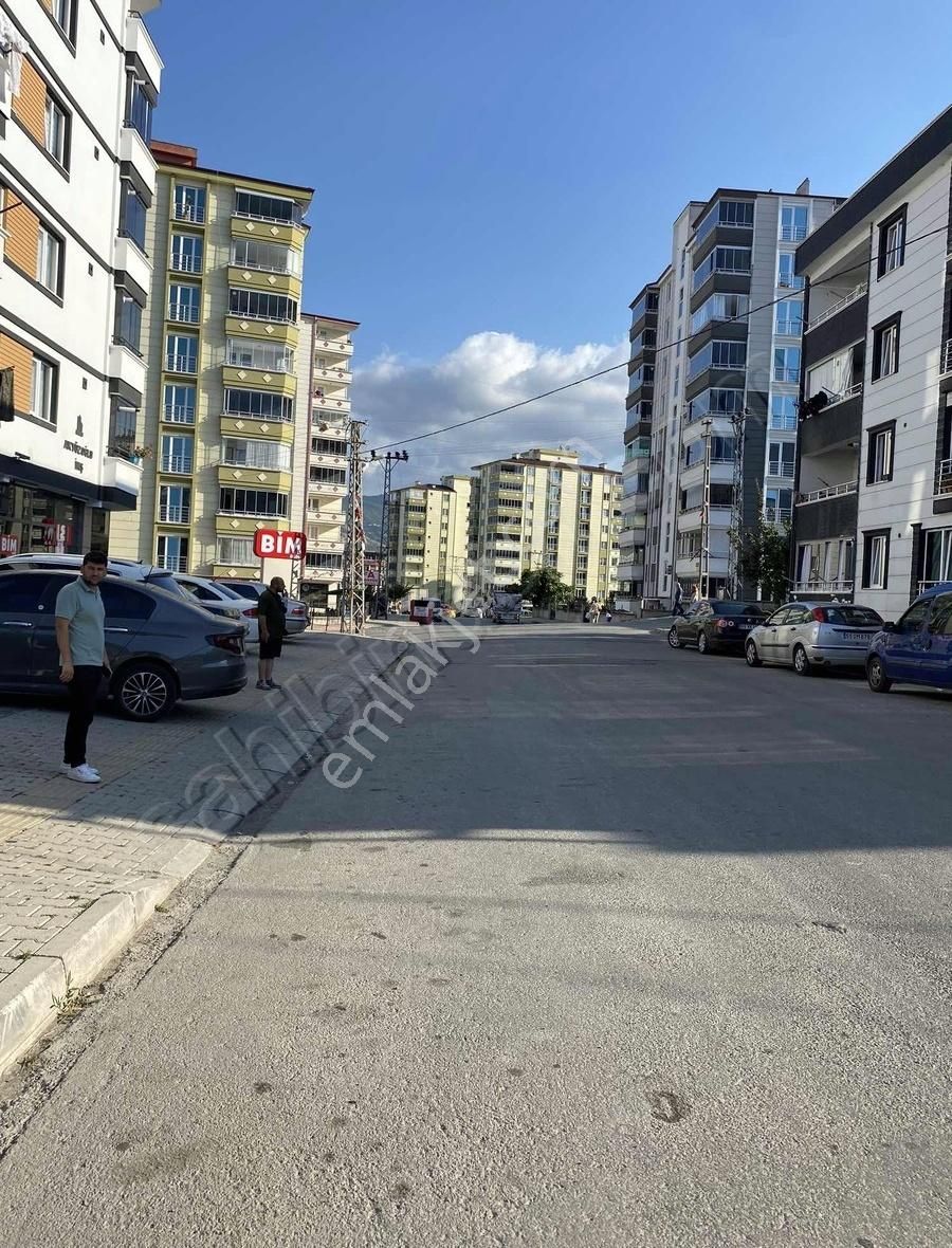 İlkadım Kışla Satılık Daire KIŞLA'DA 3+1 ARAKAT CADDE CEPHELİ SATILIK DAİRE