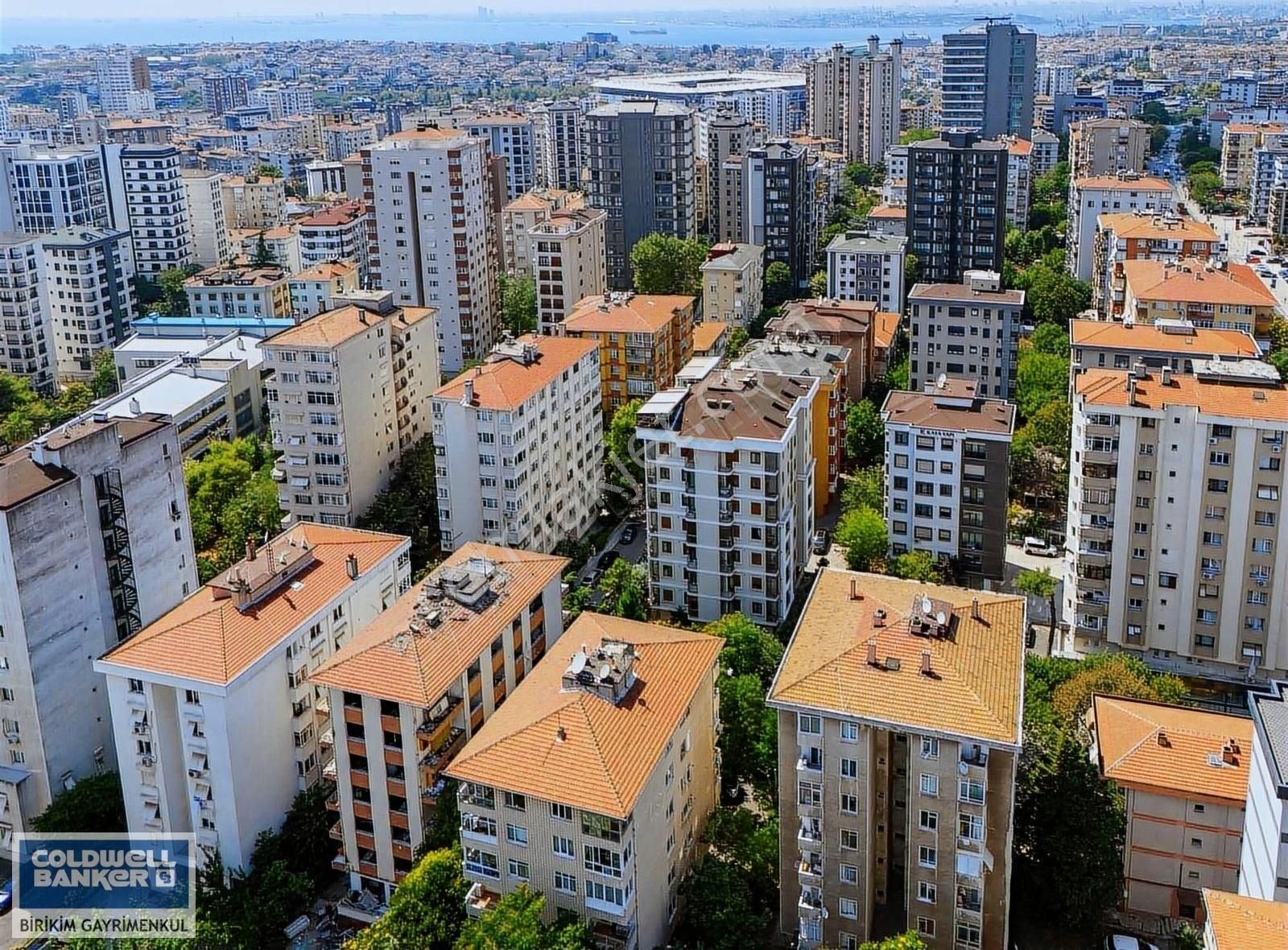 Kadıköy Feneryolu Satılık Daire Minibüs yolu ve Marmaray'a yürüme mesafesinde 2+1 satılık daire