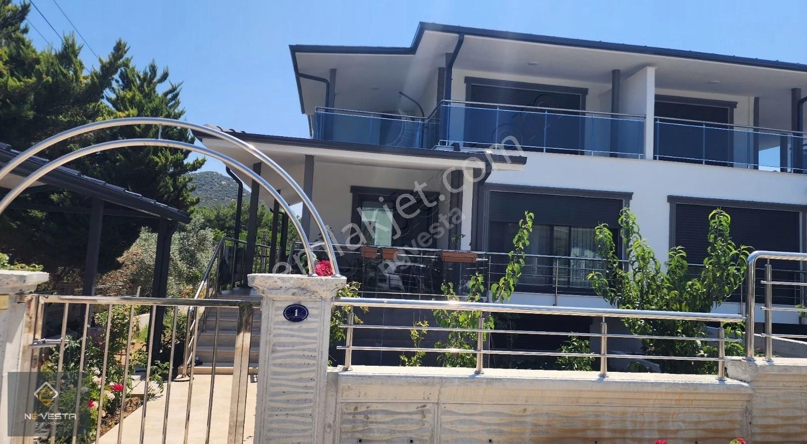 Urla Şirinkent Satılık Villa URLA SİRİNKENT'DE 5+1 LÜKS FERAH SATILIK VILLA