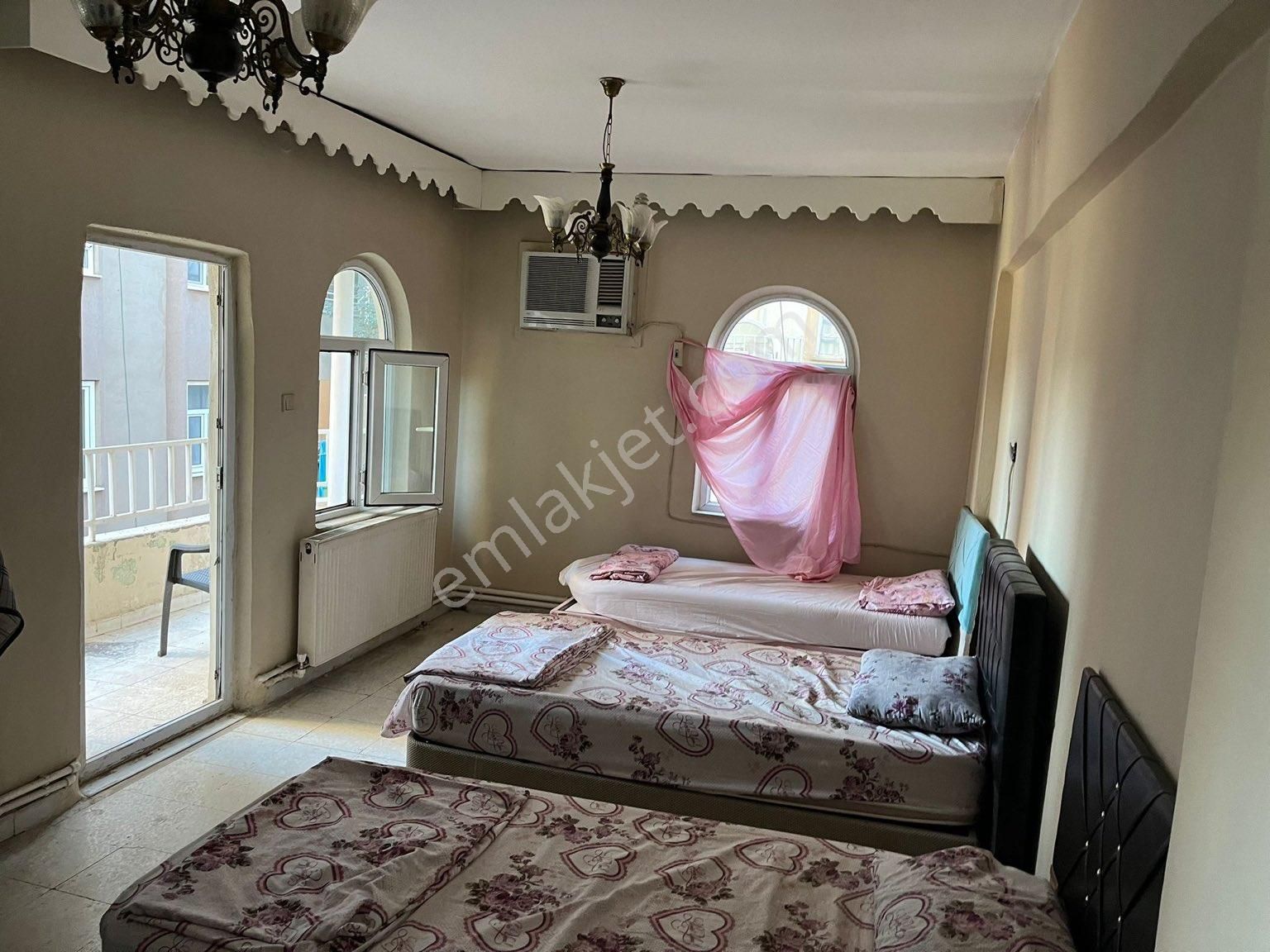 Artuklu Yenişehir Kiralık Daire  ÇAM EMLAK`TAN KİRALIK FUL EŞYALI 3+1 DAİRE`MİZ TAM ŞEHİR GÖBEĞİNDE OLMAKTA