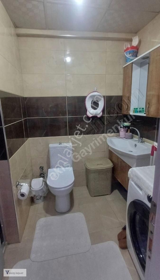 Karabağlar Kazım Karabekir Satılık Daire YEŞİLYURT MERKEZDE 2+1 BAKIMLI DAİRE