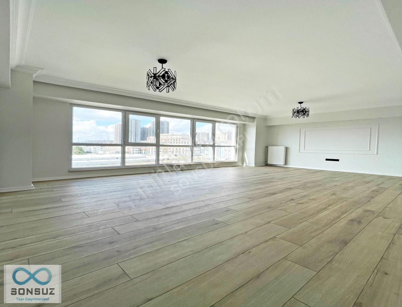 Esenyurt Talatpaşa Satılık Daire SİTE İÇERİSİNDE GÜVENLİKLİK OTOPARKLI 2+1 125M2 GENİŞFERAH DAİRE