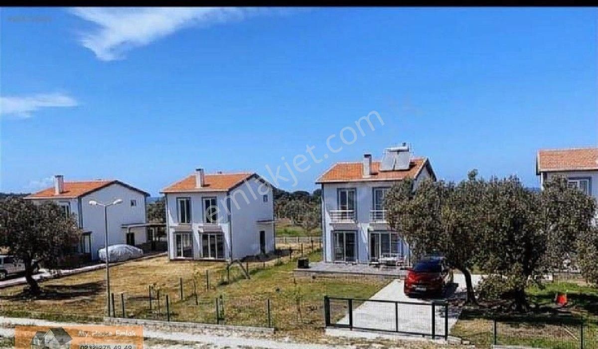 Ezine Kumburun Köyü Satılık Villa Çanakkale'de Deniziyle Havasıyla  Ezine Kumburun Mevkisinde  3+1 Dubleks Satılık Villa