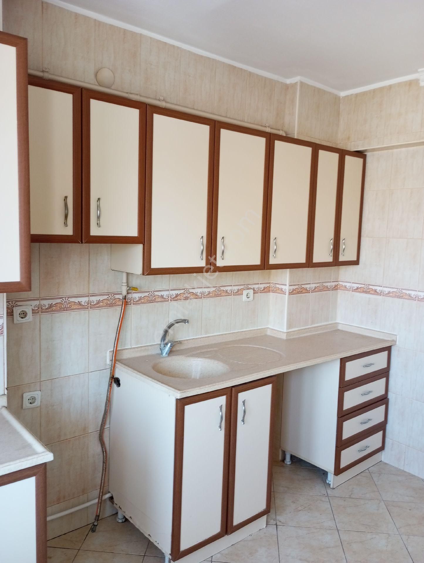 Menemen Esatpaşa Satılık Daire MENEMEN ÇARŞI MERKEZ DE SATILIK DAİRE