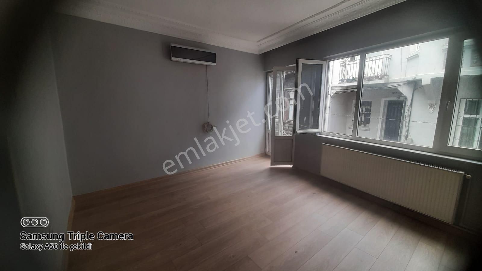 Acil Beşiktaşta Kiralık Daire 1+1 Bakımlı