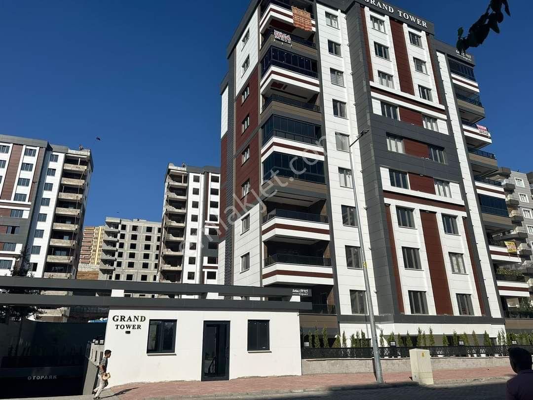 Karaköprü Akbayır Satılık Daire GRAND TOWER SİTESİNDE SATILIK DAİRE