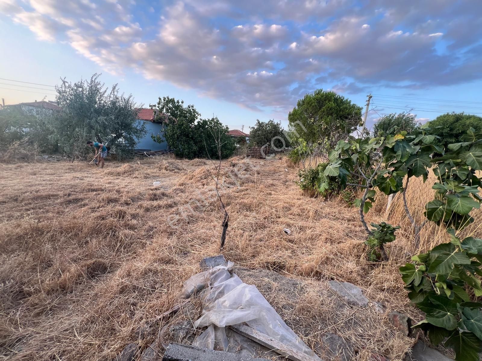 Dikili Ümmetoğlu'ndan (363 M2) Bahçeli Kargir Ev Köy'içinde Yatırımlık - Görsel 26