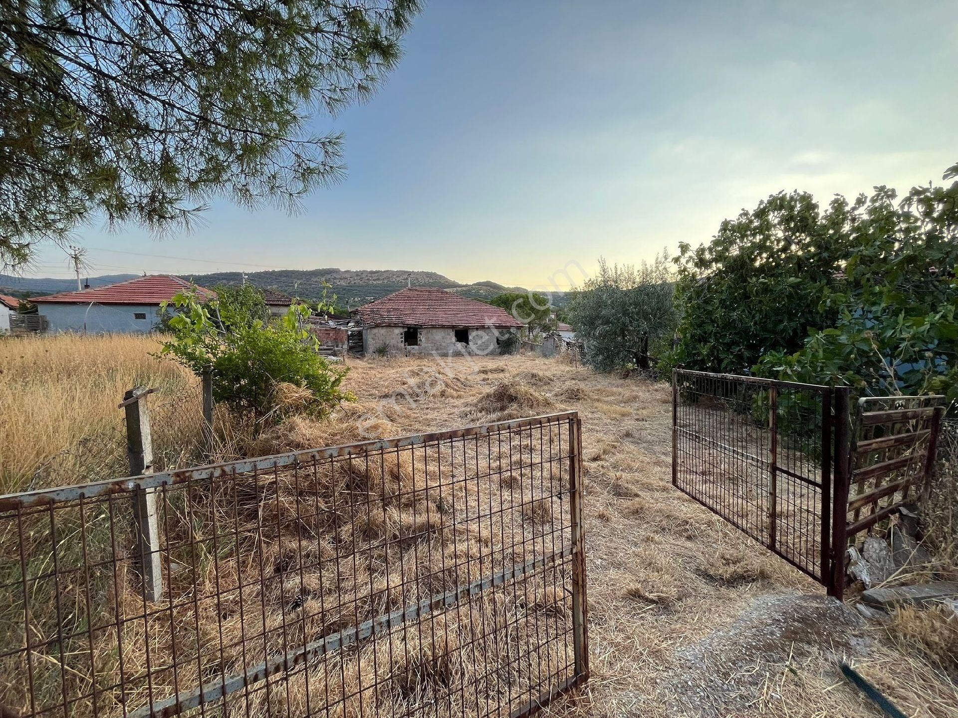 Dikili Ümmetoğlu'ndan (363 M2) Bahçeli Kargir Ev Köy'içinde Yatırımlık - Görsel 33