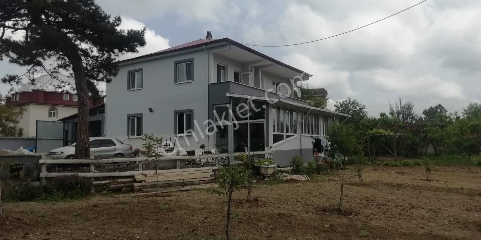 Bafra İlyaslı Satılık Köy Evi  sahibinden satlık 2dönüm arzi içinde 2katlı tapulu ruhsatlı köy ve  bag evi herşeyi yapılmıs ...