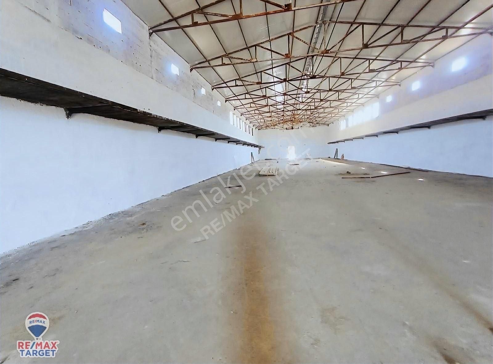 Menemen Günerli Kiralık Fabrika Remax Target'tan 500 m2 Kiralık İmalathane/Depo Uygun Fabrika