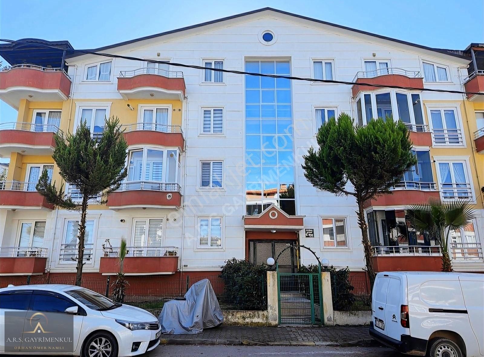 Gölcük Topçular Satılık Daire Topçularda Site İçi Güzel Konum Satılık Daire