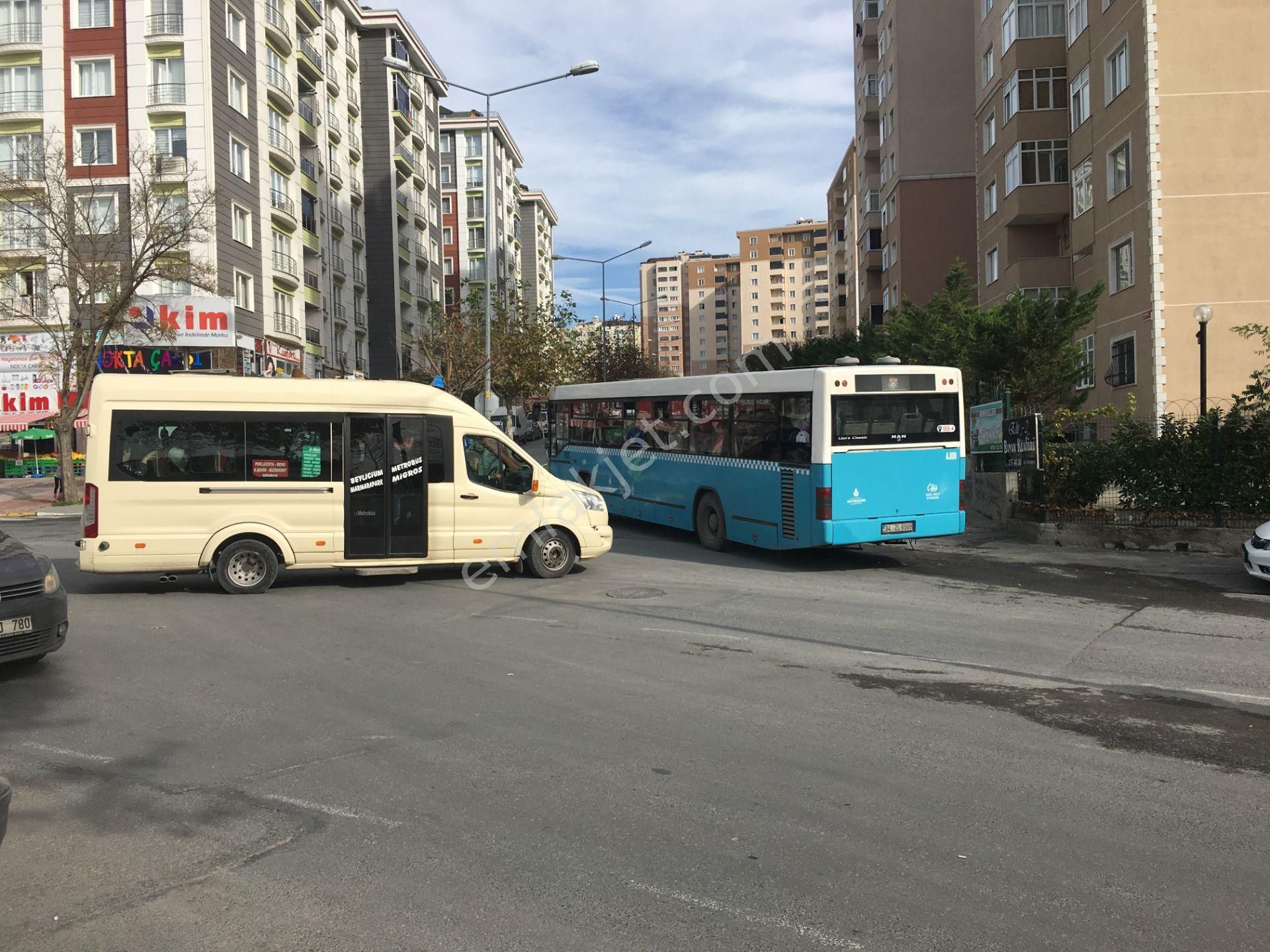 Beylikdüzü Adnan Kahveci Satılık Daire  İSTANBUL BEYLİKDÜZÜ 5 KATLI SİTE ARA KAT 3+1 İSKANLI