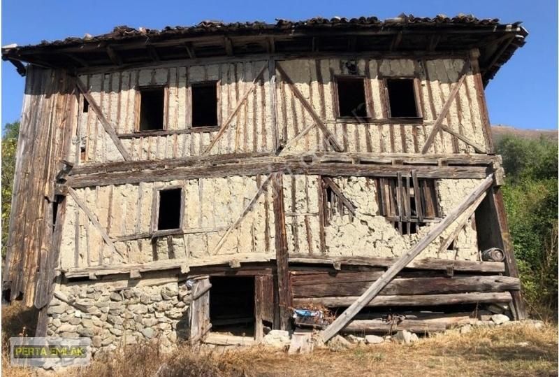 Araç Tavşanlı Köyü (Merkez) Satılık Müstakil Ev Kastmonu Araç Müstakil Ev Tapu Sahibi Perta Emlak Ümit Tahmaz