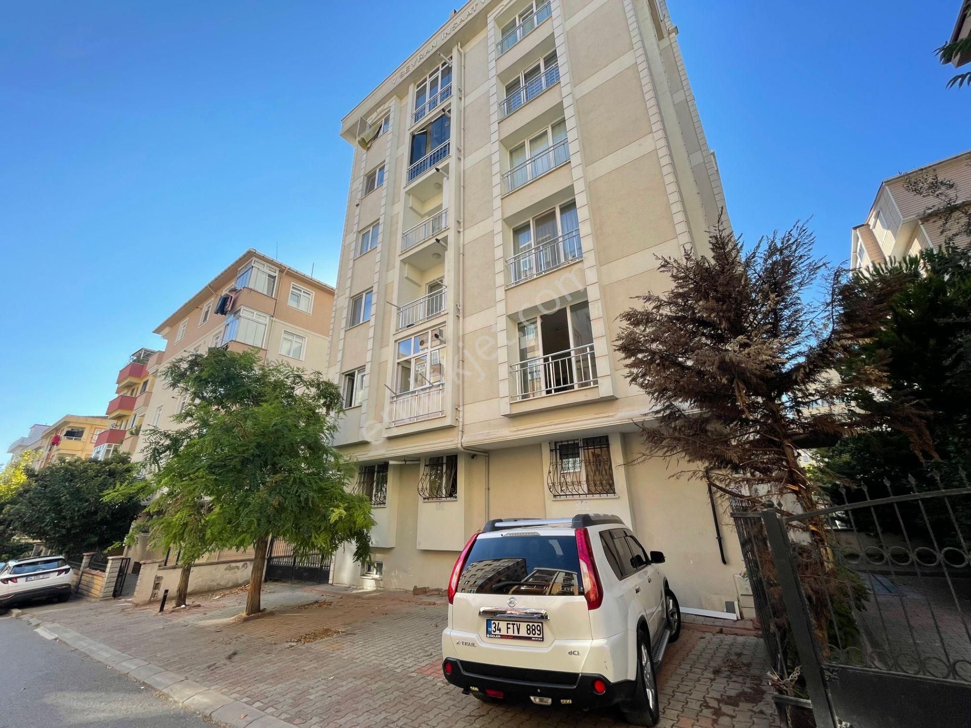 Kartal Orta Satılık Daire  2+1 METRO, E5 YAKINI GENİŞ KULLANIŞLI DAİRE