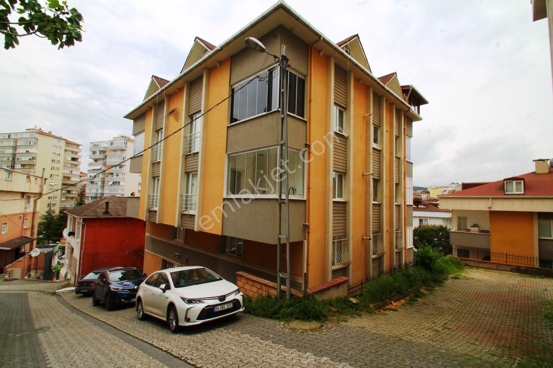 Ataşehir İçerenköy Satılık Daire  İÇERENKÖY'DE 10 YILLIK İSKANLI FULL MOBİLYALI 100m2 SATILIK 2+1