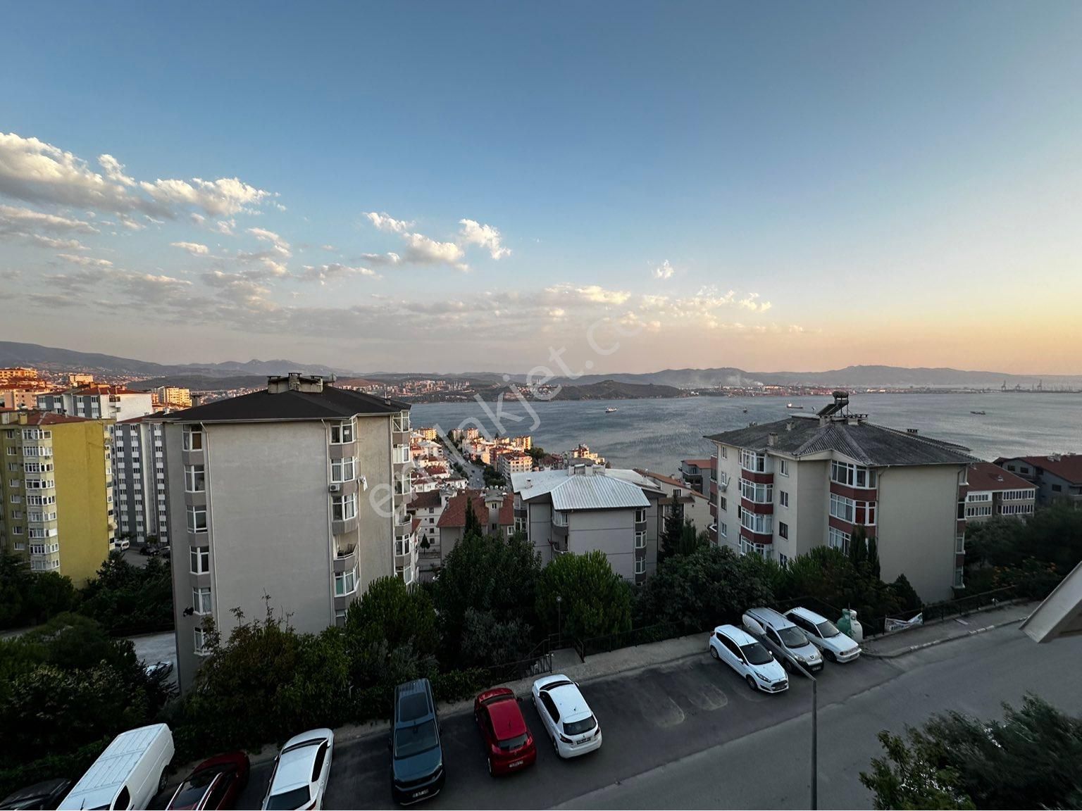 Gemlik Cumhuriyet Satılık Daire GEMLİKTE DENİZ MANZARALI ARAKAT SATILIK DAİRE