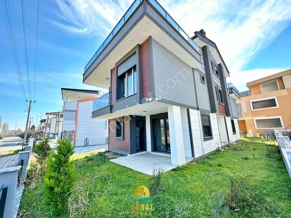 Edremit Akçay Satılık Villa Akbaldan Akçay Merkezde 4+1geniş Bahçeli Teraslı Sıfır Lüks Satılık Villa