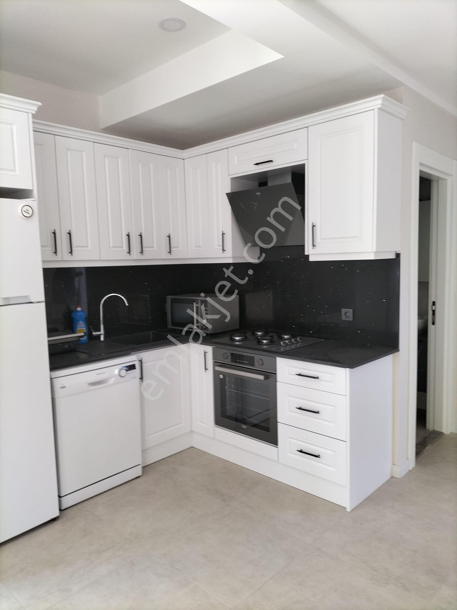 Alaçatı Merkez'de Sezonluk Kiralık Taş Ev - Görsel 6