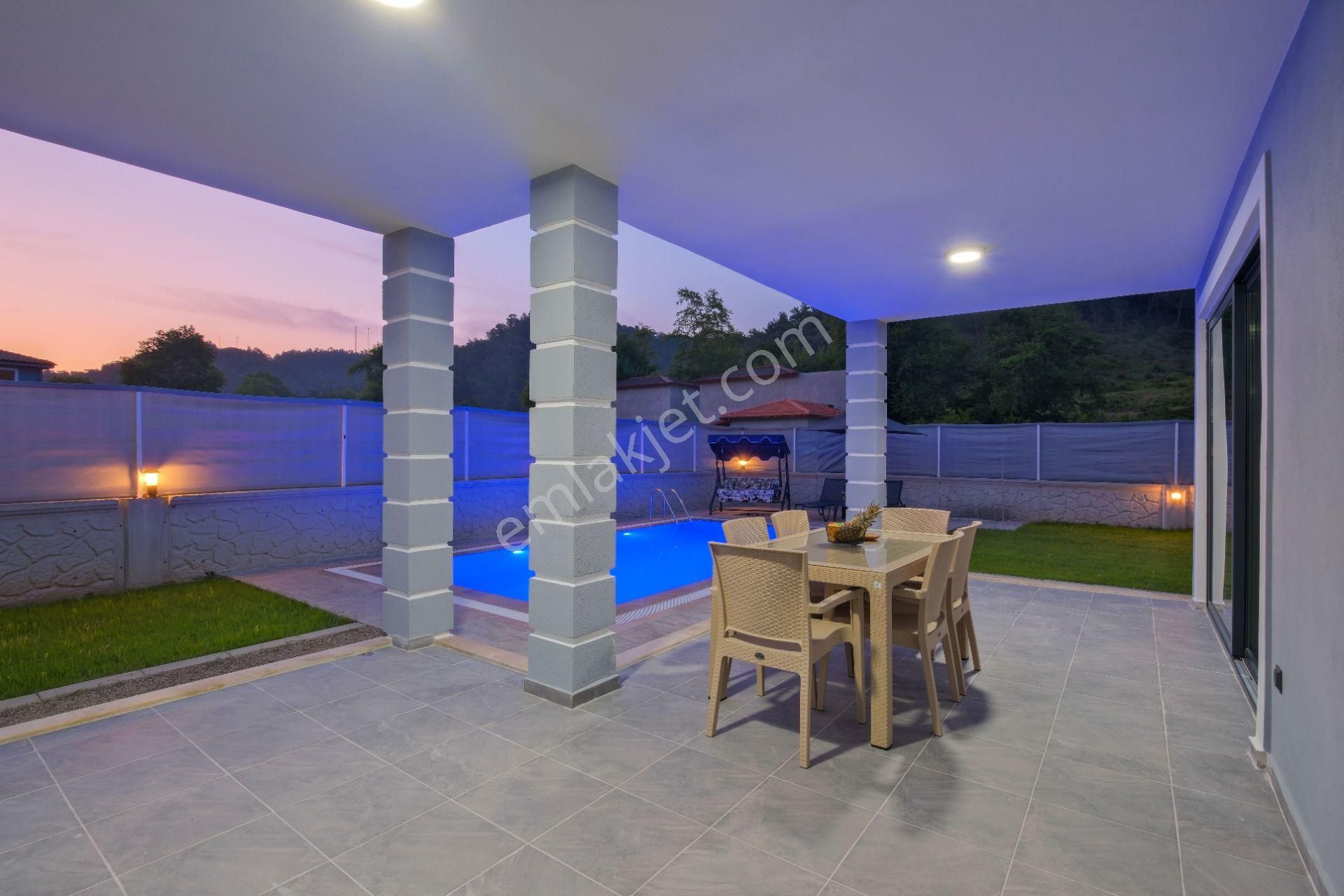 Fethiye İnlice'de Jakuzili Kiralık 2+1 Havuzlu Villa - Görsel 26