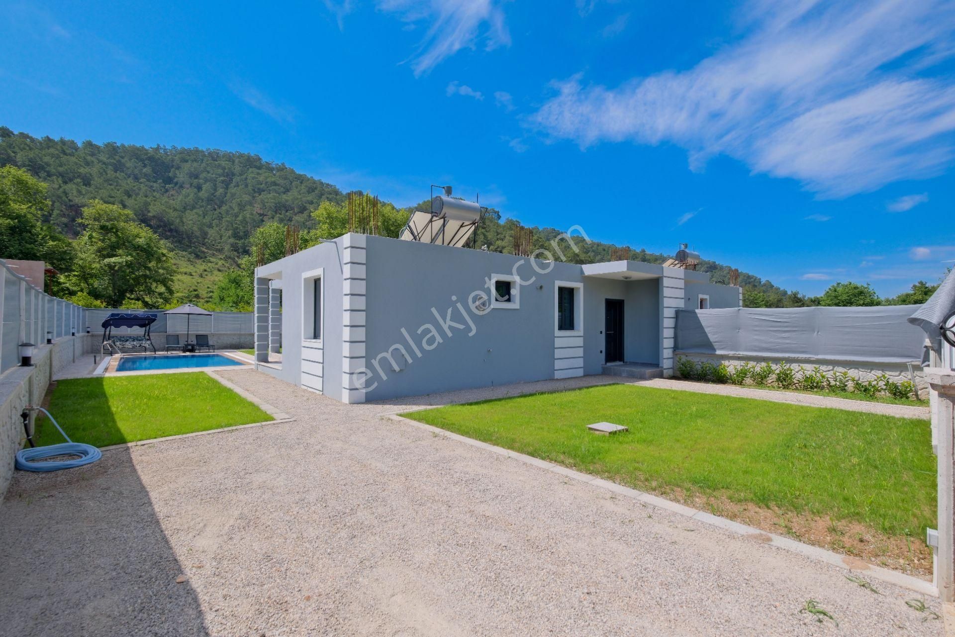 Fethiye İnlice'de Jakuzili Kiralık 2+1 Havuzlu Villa - Görsel 33