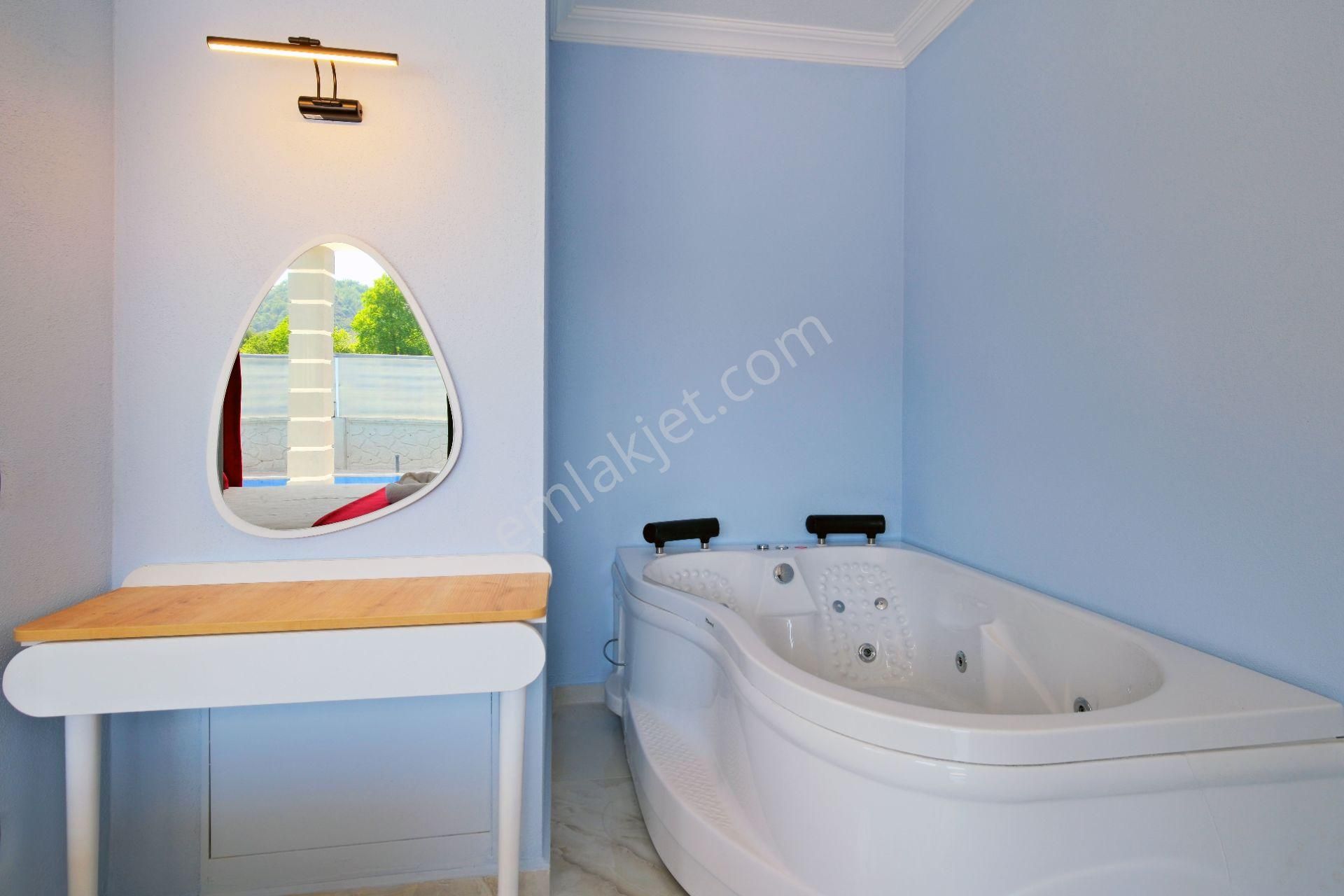 Fethiye İnlice'de Jakuzili Kiralık 2+1 Havuzlu Villa - Görsel 5