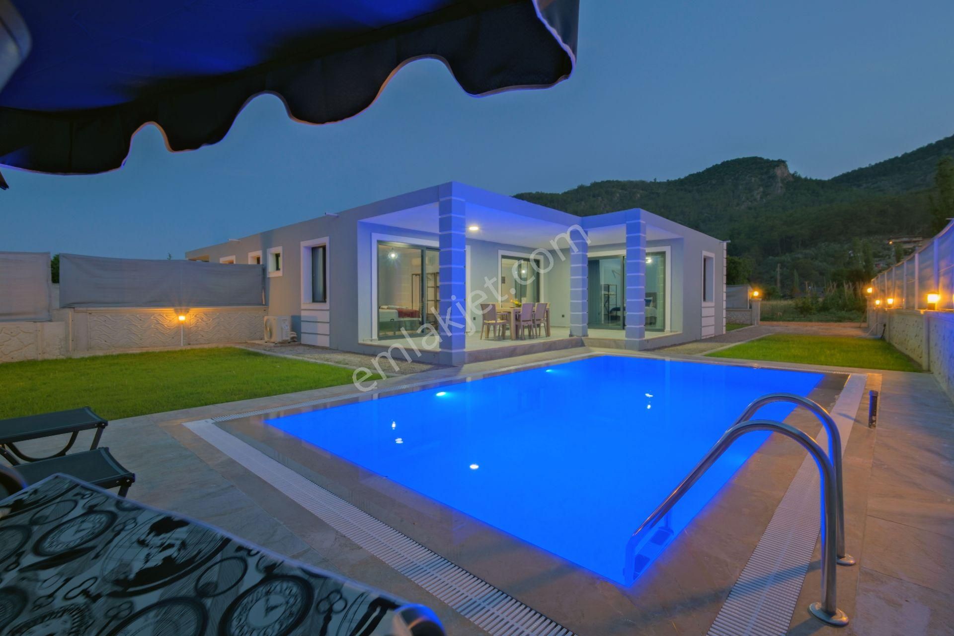 Fethiye İnlice'de Jakuzili Kiralık 2+1 Havuzlu Villa - Görsel 34