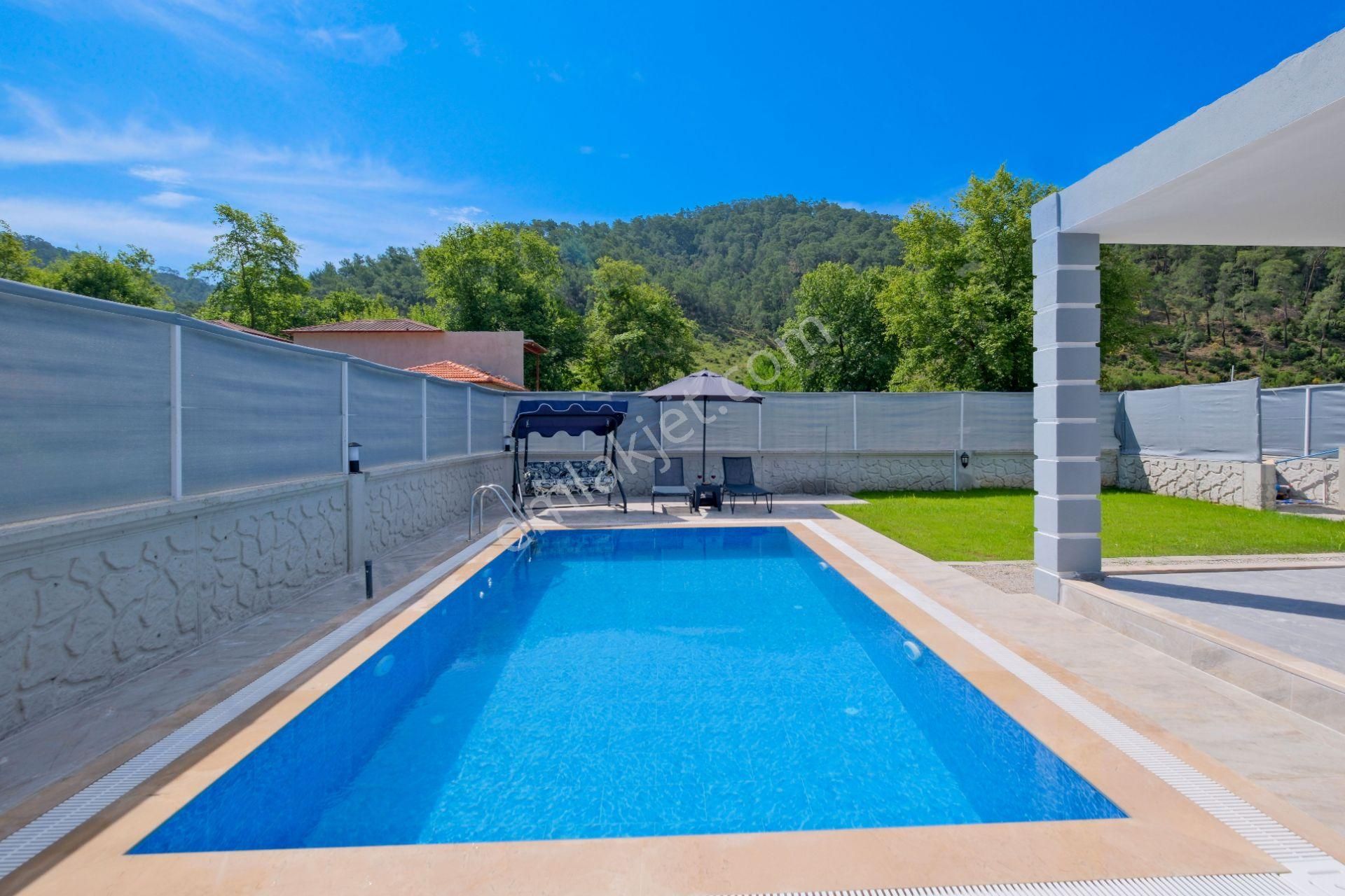 Fethiye İnlice'de Jakuzili Kiralık 2+1 Havuzlu Villa - Görsel 3