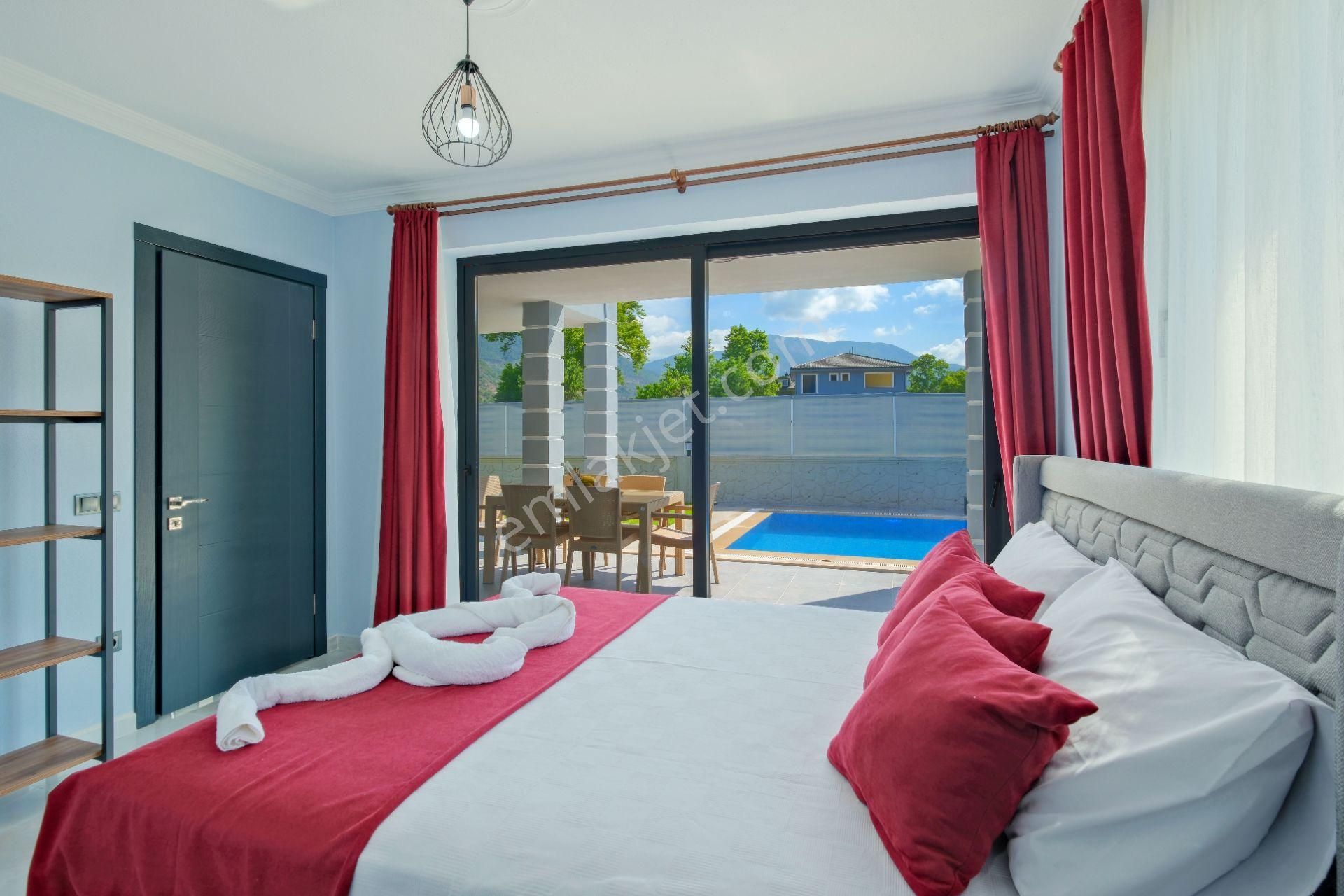 Fethiye İnlice'de Jakuzili Kiralık 2+1 Havuzlu Villa - Görsel 17