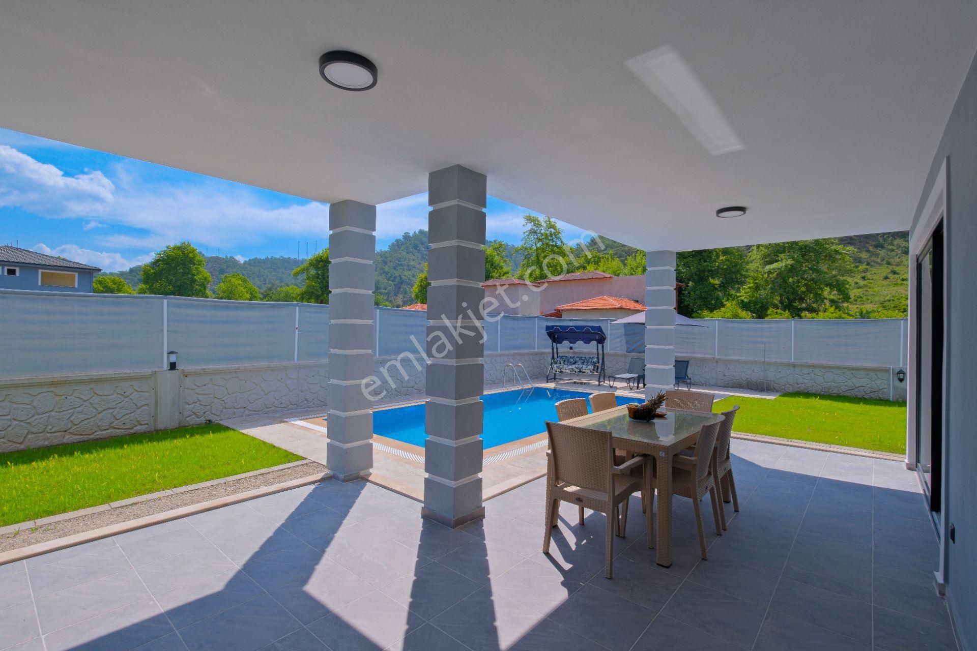 Fethiye İnlice'de Jakuzili Kiralık 2+1 Havuzlu Villa - Görsel 15