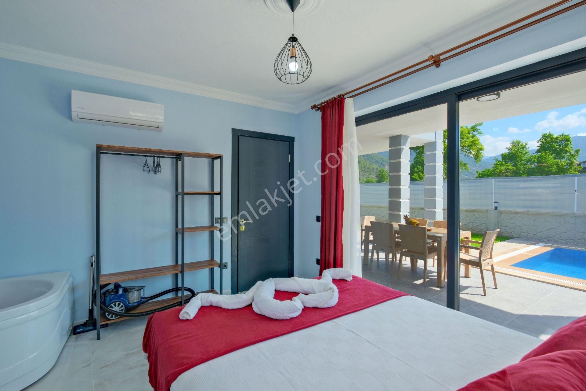 Fethiye İnlice'de Jakuzili Kiralık 2+1 Havuzlu Villa - Görsel 11