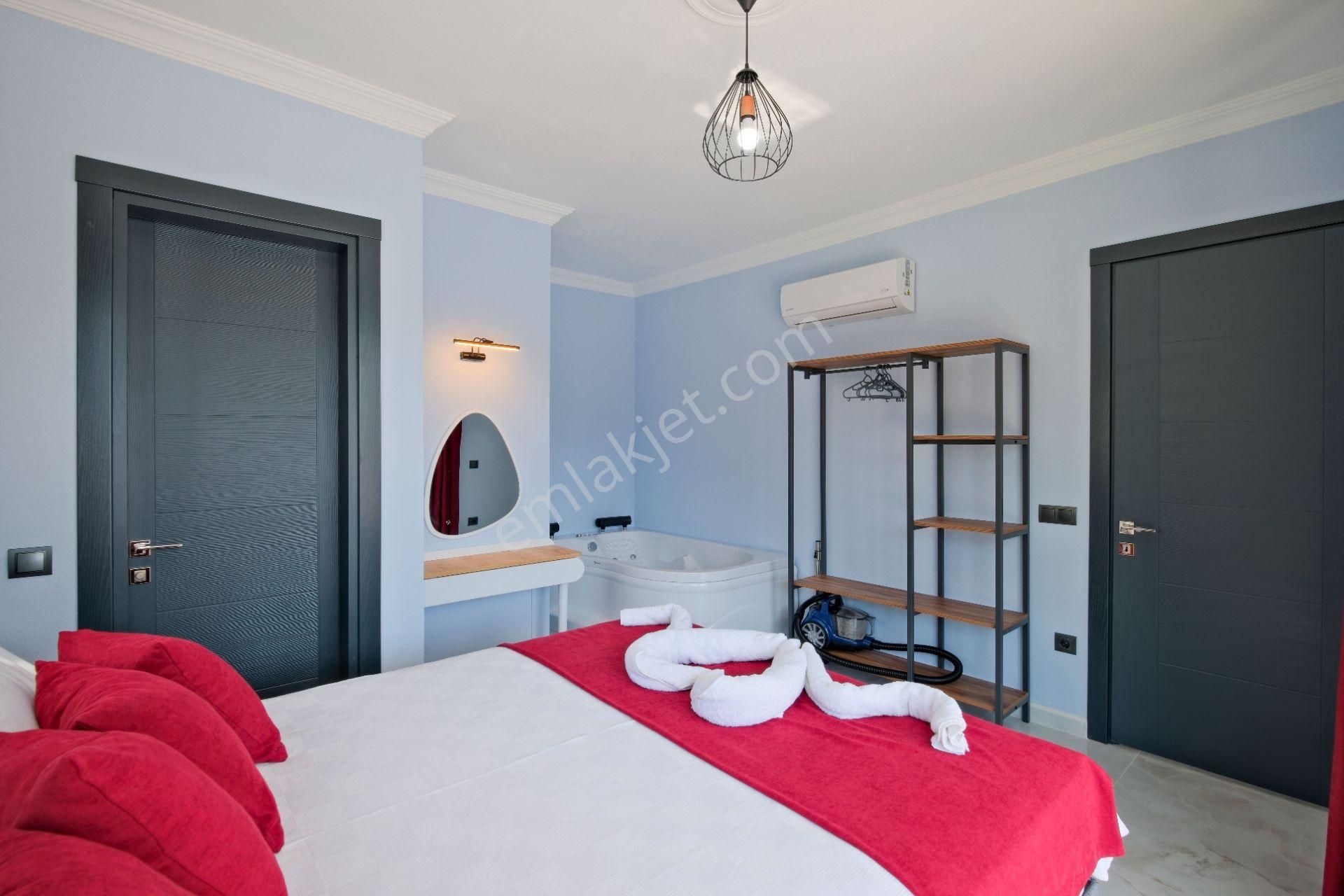 Fethiye İnlice'de Jakuzili Kiralık 2+1 Havuzlu Villa - Görsel 22