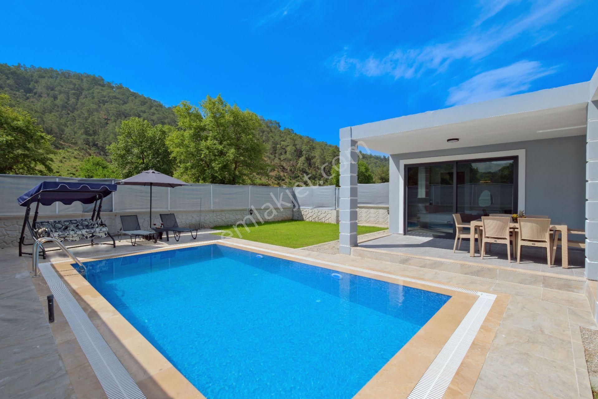 Fethiye İnlice'de Jakuzili Kiralık 2+1 Havuzlu Villa - Görsel 13