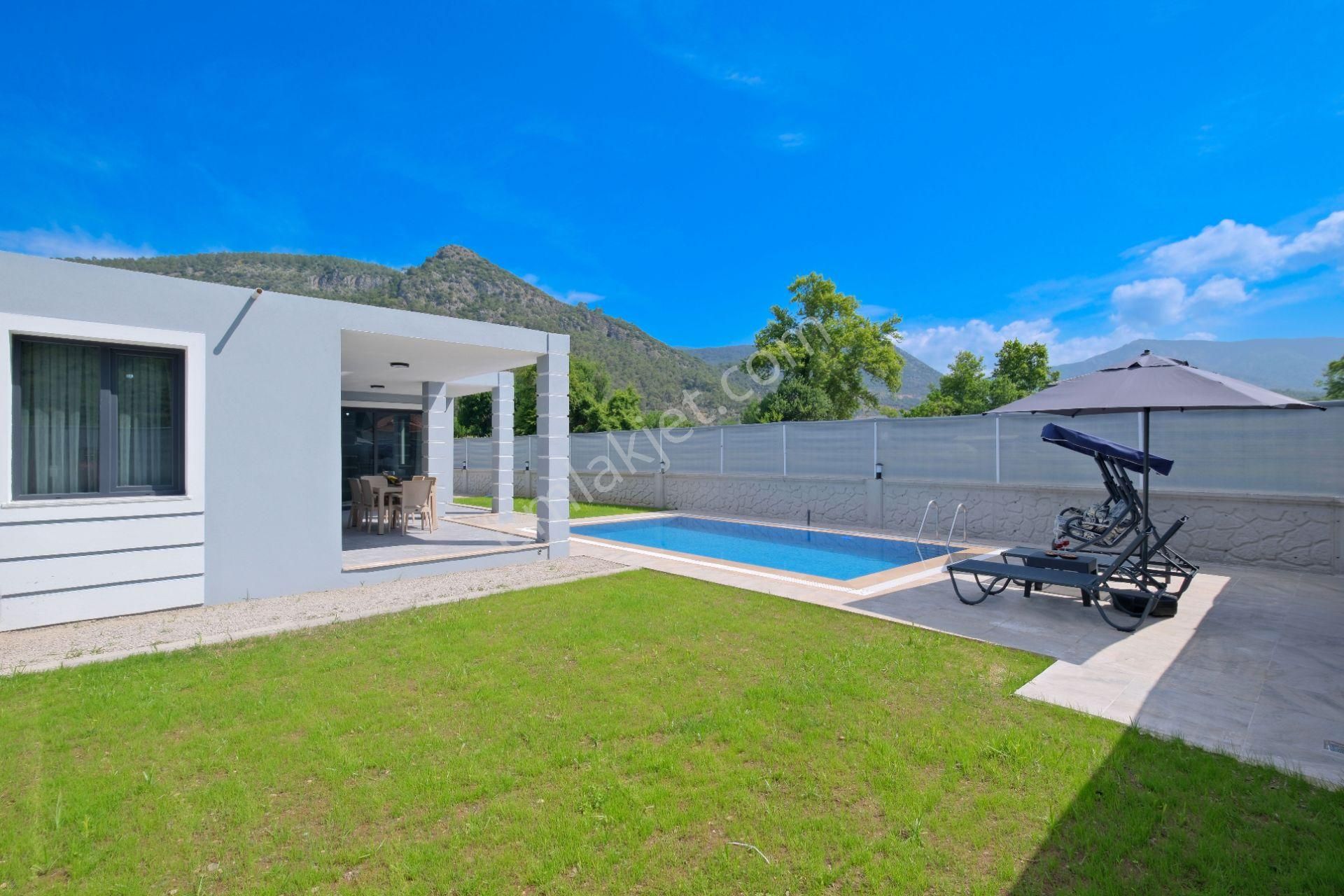 Fethiye İnlice'de Jakuzili Kiralık 2+1 Havuzlu Villa - Görsel 6