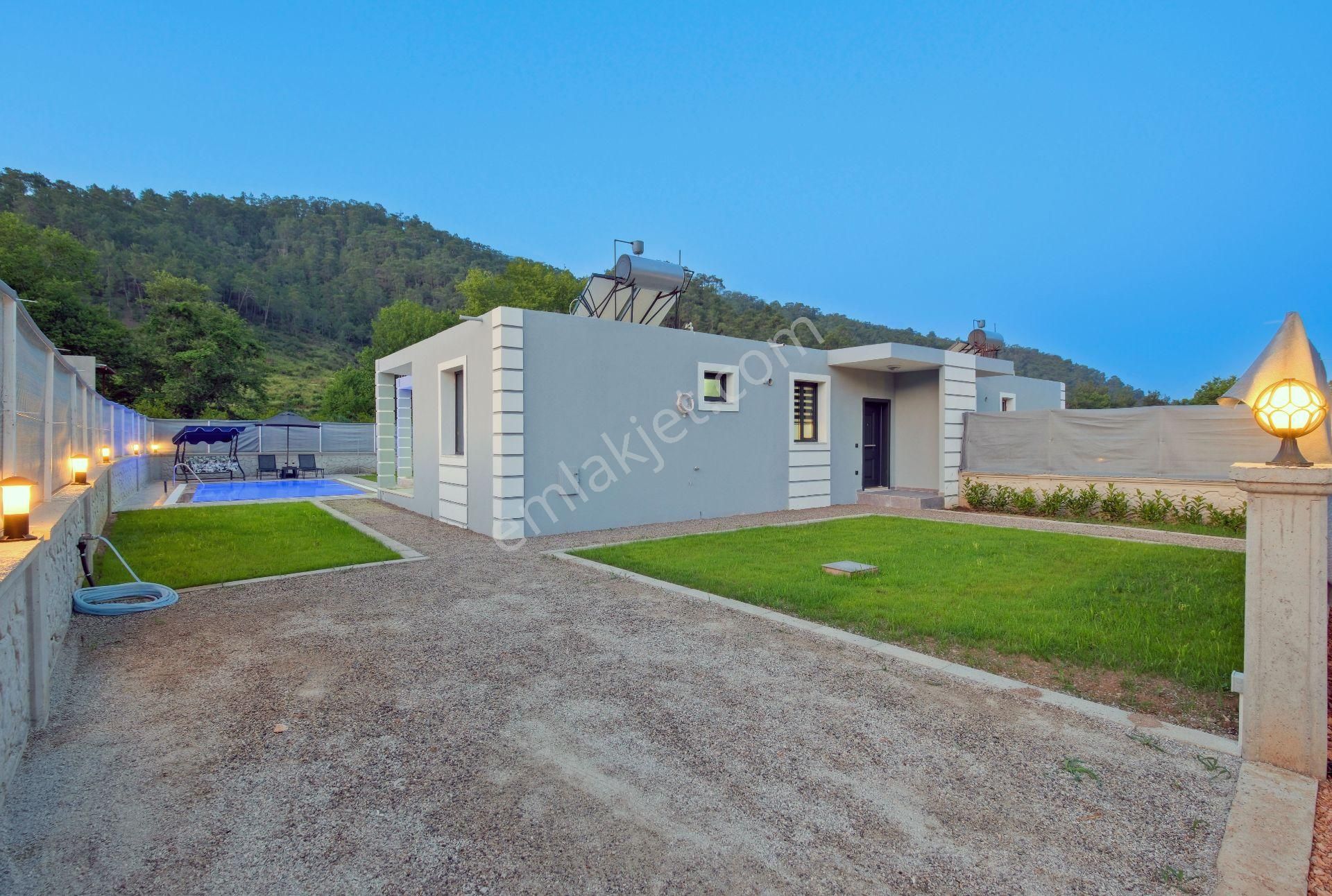 Fethiye İnlice'de Jakuzili Kiralık 2+1 Havuzlu Villa - Görsel 21