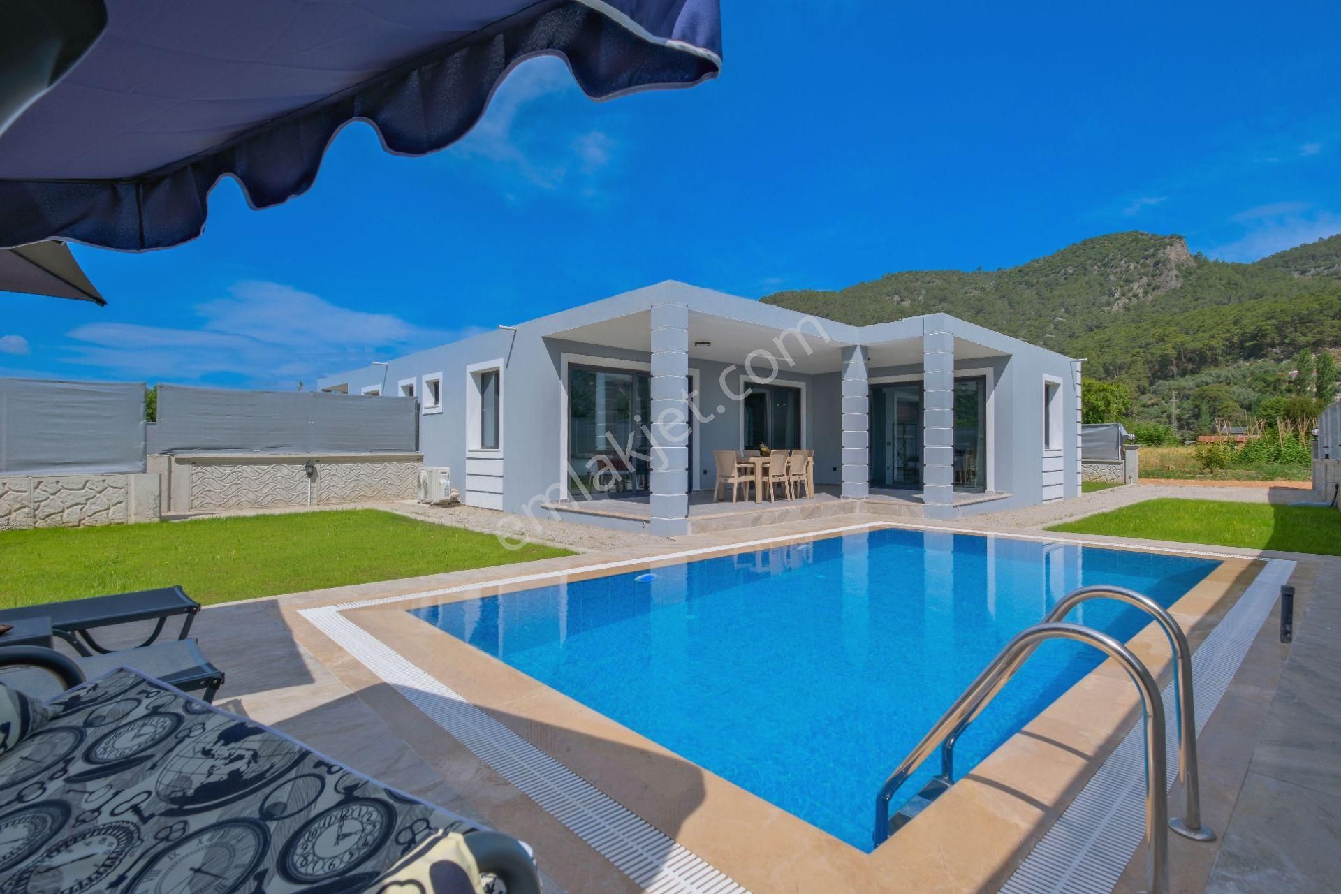 Fethiye İnlice'de Jakuzili Kiralık 2+1 Havuzlu Villa - Görsel 7