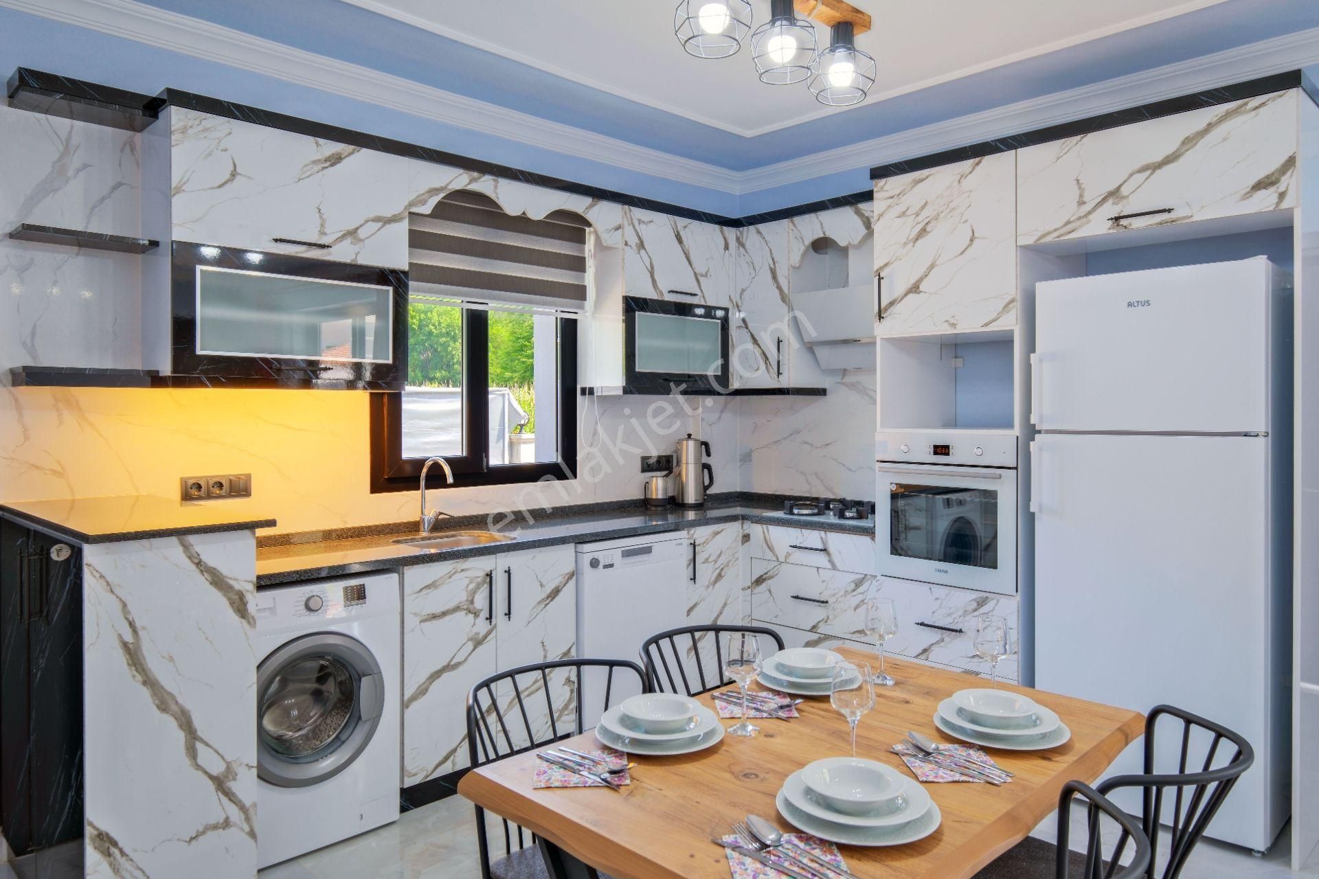 Fethiye İnlice'de Jakuzili Kiralık 2+1 Havuzlu Villa - Görsel 12