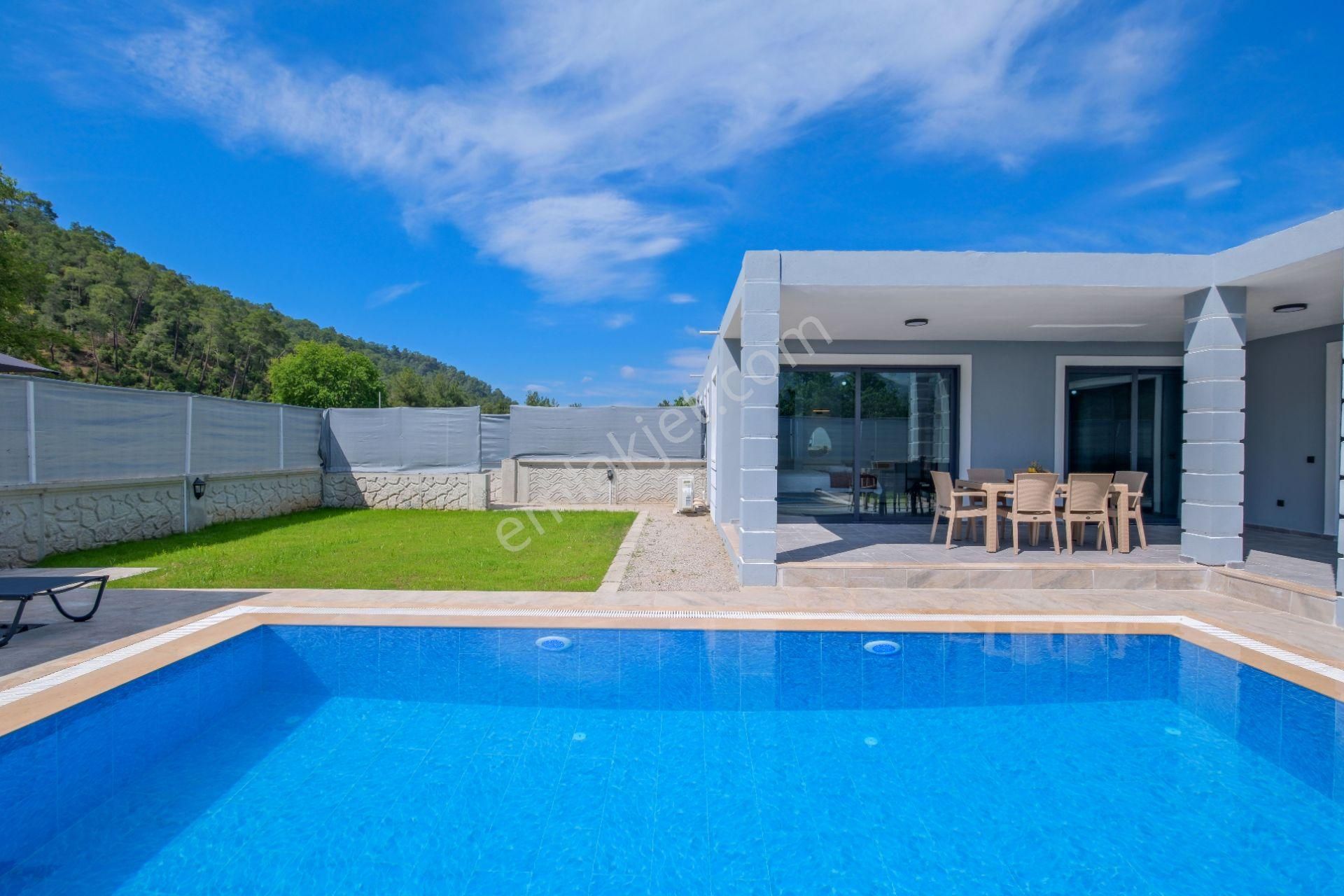 Fethiye İnlice'de Jakuzili Kiralık 2+1 Havuzlu Villa - Görsel 2