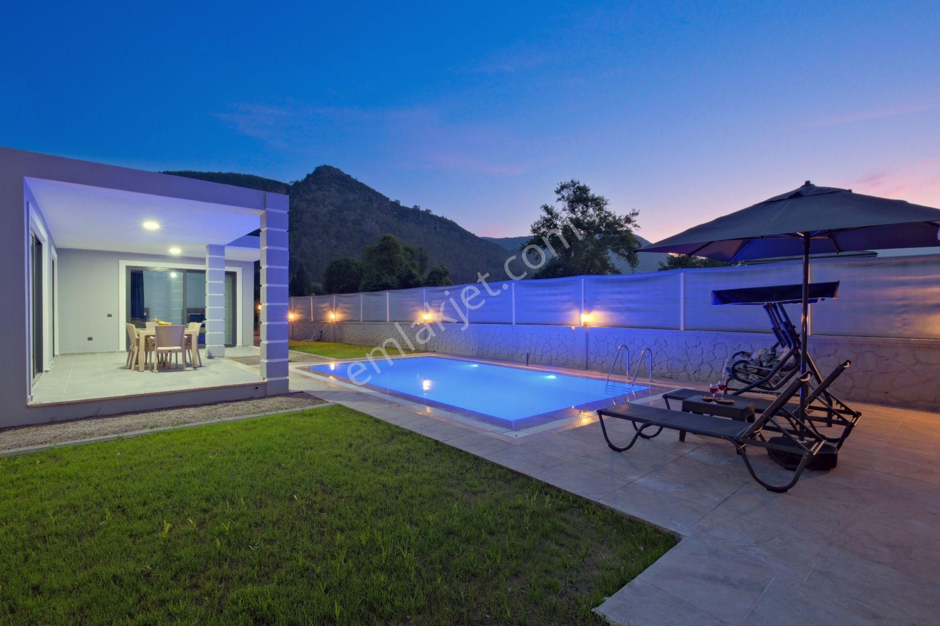 Fethiye İnlice'de Jakuzili Kiralık 2+1 Havuzlu Villa - Görsel 35