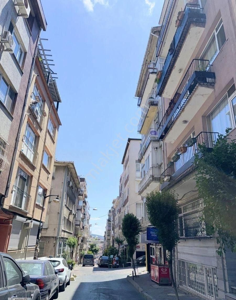 Şişli Teşvikiye Kiralık Daire Kafelere Çok Yakın, Ancak Gürültüsünden Tamamen Uzak, 105M2, Her İki Odası da Aydınlık, Bakımlı 2+1