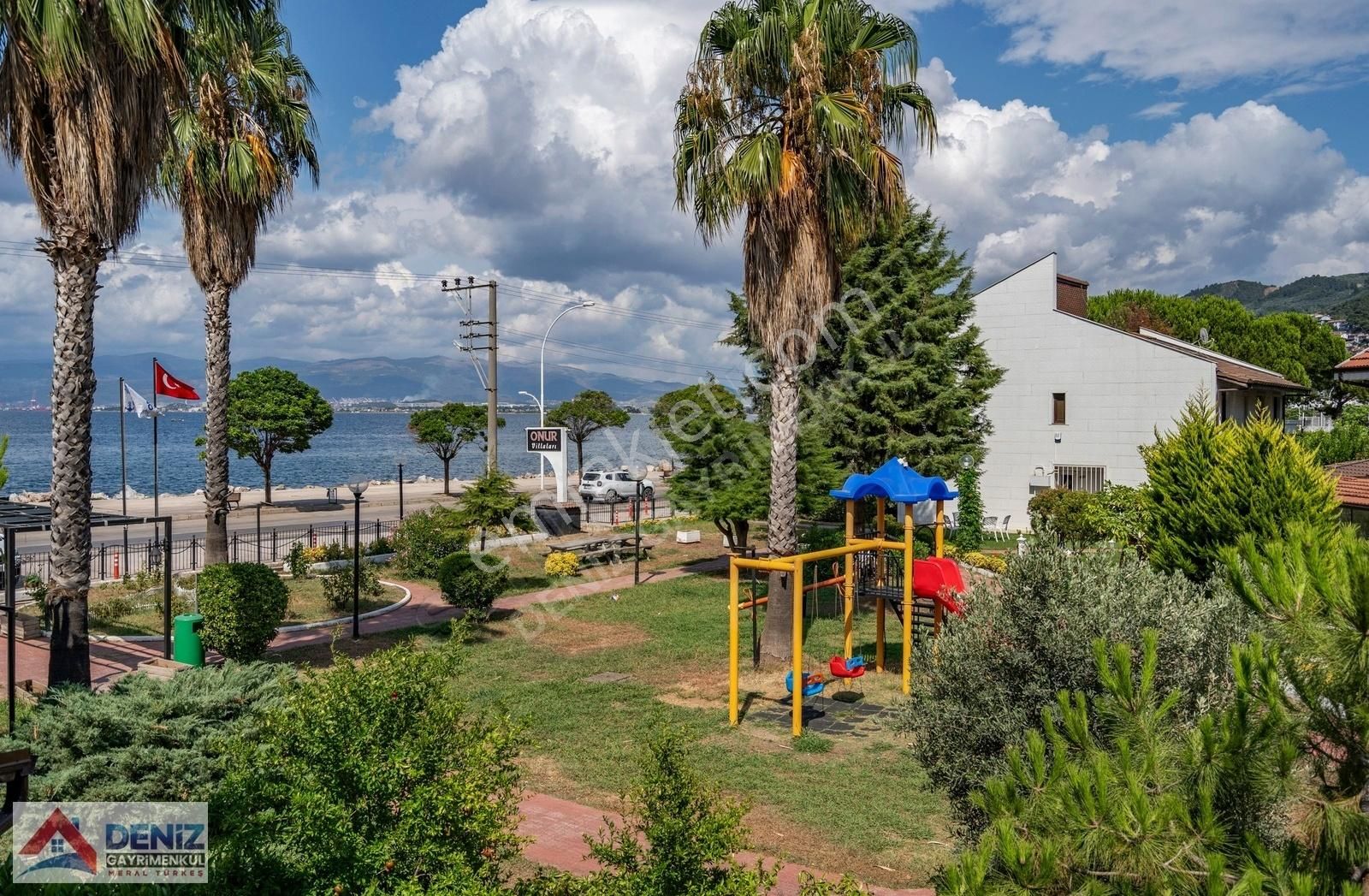 Gemlik Kurşunlu Satılık Villa KURŞUNLU ONUR VİLLARINDA DENİZ & HAVUZ MANZARALI SATILIK VİLLA