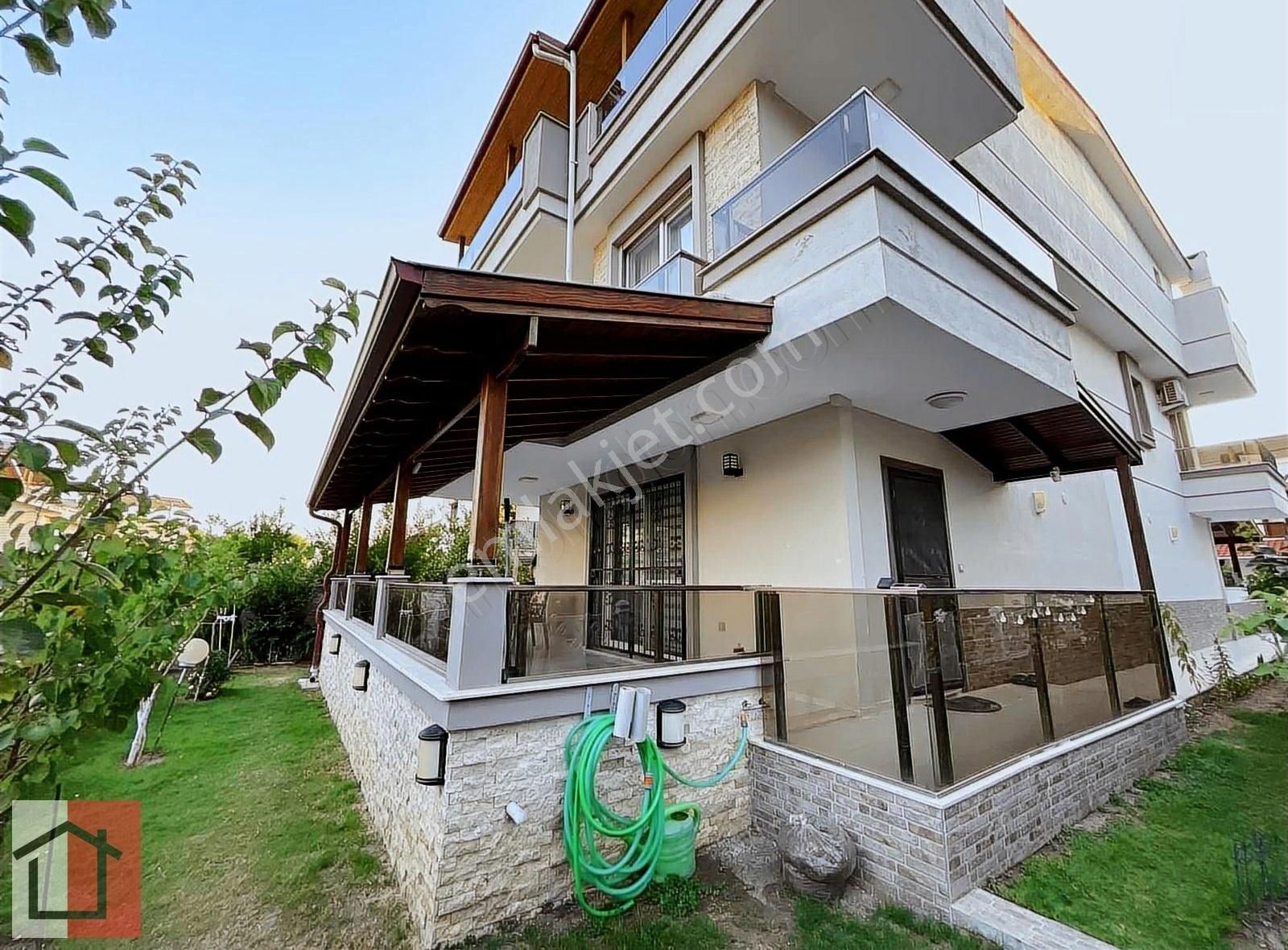 Menderes Çukuraltı Satılık Müstakil Ev Özdere Çukuraltı' Nda 4+1 Triplex Villa