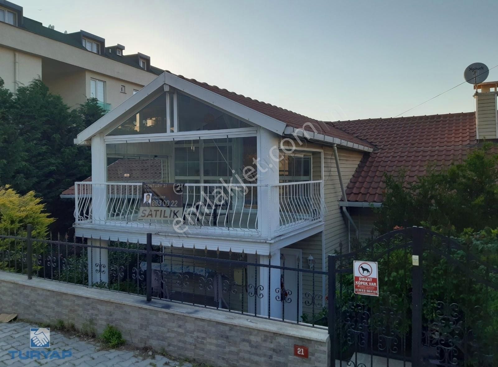 Büyükçekmece Atatürk Satılık Villa ATATÜRK MAH 650M2 ARSA ICINDE 5+2 VILLA