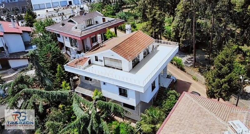 Akçaabat Yıldızlı Satılık Villa TRABZON GAYRİMENKULDEN YILDIZLIDA DENİZ KENARINDA SATILIK VİLLA