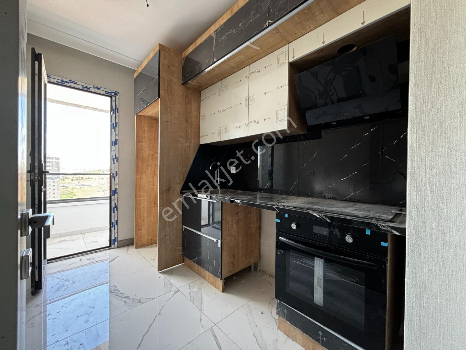 Yenimahalle Yeni Batı Satılık Daire  YENİMAHALLE İSTANBUL YOLU ÜZERİ MANZARALI 2+1 SATILIK DAİRE