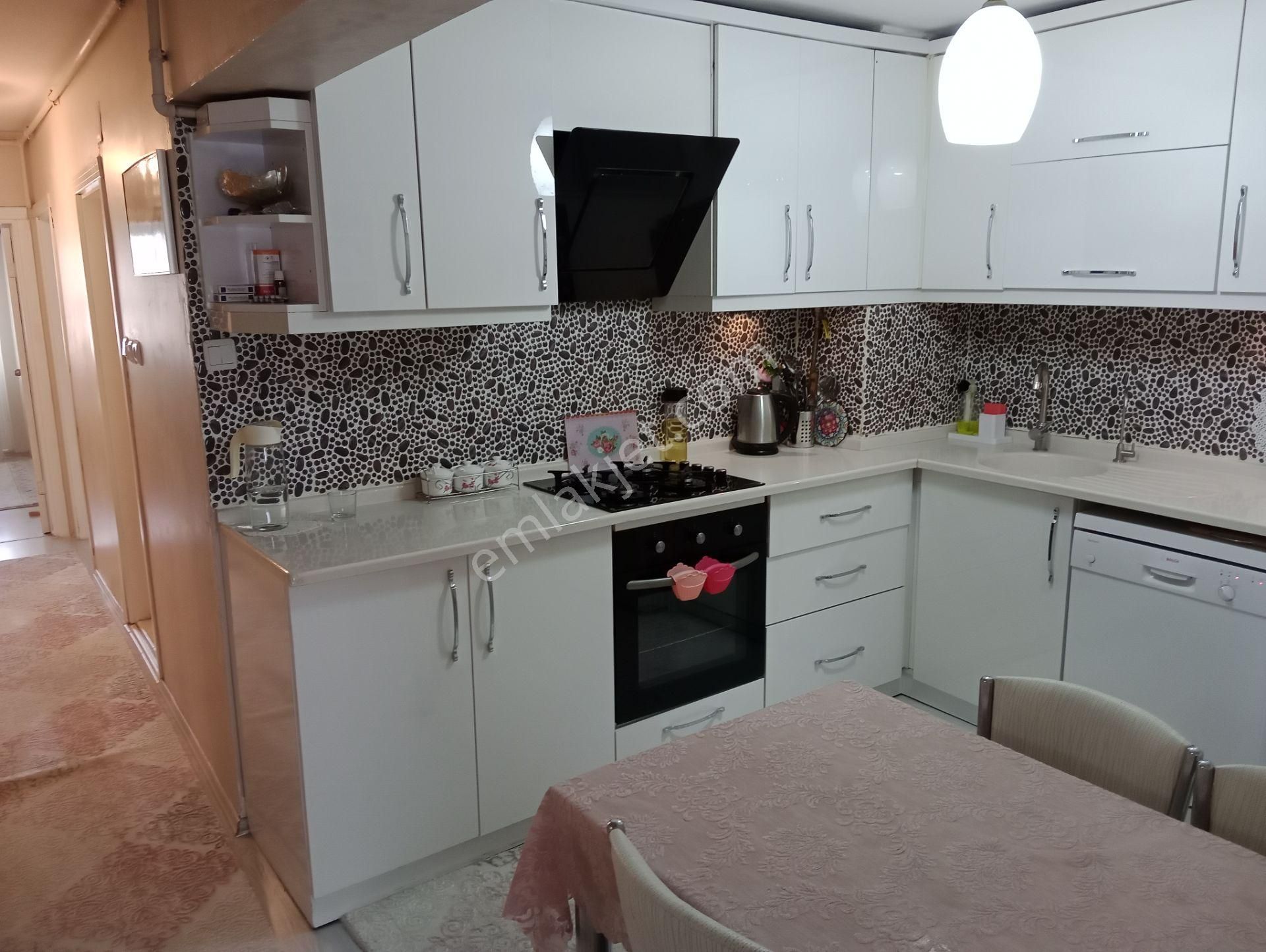 Osmangazi Ahmetpaşa Satılık Daire  Altıparmak Ahmetpaşa mah. 2+1 90M2 çift cephe satılık