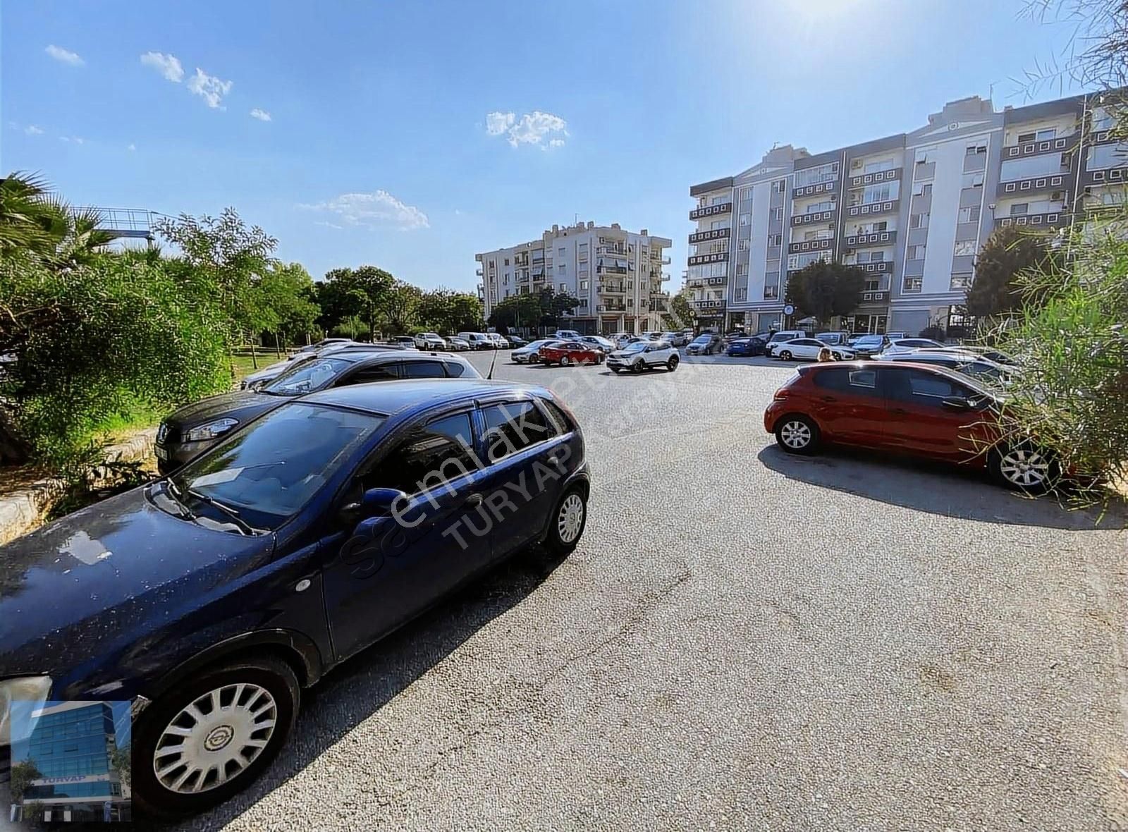 Karşıyaka İmbatlı Satılık Daire Yeni Girne Caddesinde 3+1 Ara Kat Satılık Daire