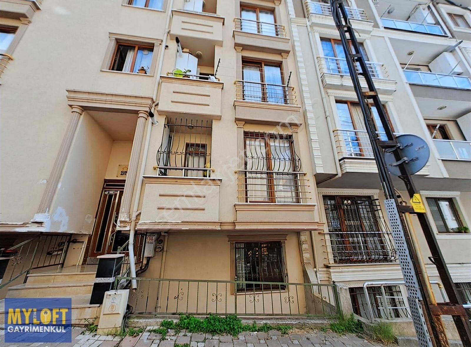 Çekmeköy Hamidiye Satılık Daire ÇEKMEKÖY HAMİDİYE MAHALLESİNDE SOKAĞA CEPHELİ 1+1 SATILIK DAİRE